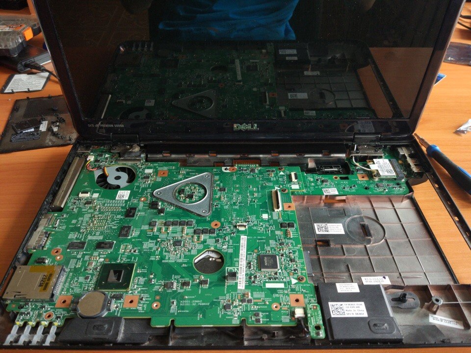 Процесс разборки ноутбука Dell N5110